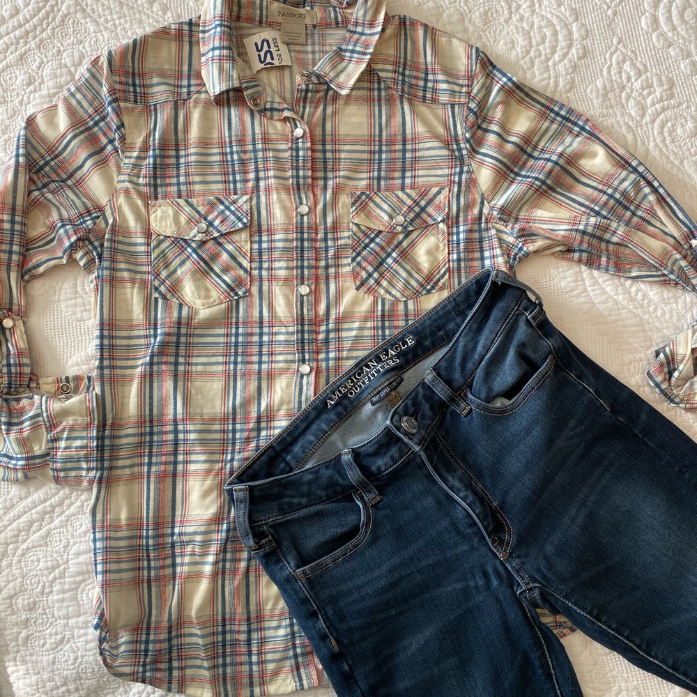 American Eagle jeans & long sleeve shirt - Picture 4 of 5